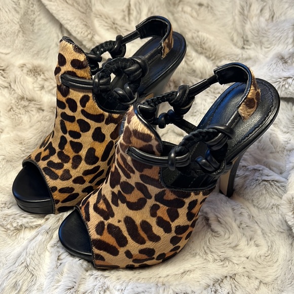 Calvin Klein heels size 6 dyed fur leopard print. Great condition! - Picture 3 of 4
